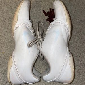Cheer shoes